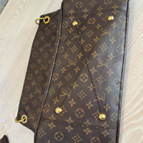 Louis Vuitton Monogram Artsy MM - Picture 4 of 6